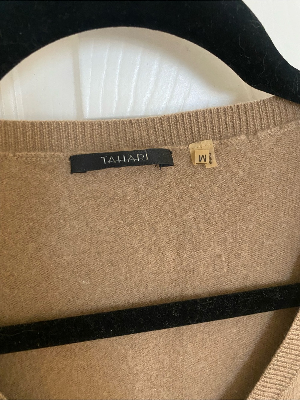 Tahari Camel V-Neck Long Sleeve Sweater - Picture 3 of 4
